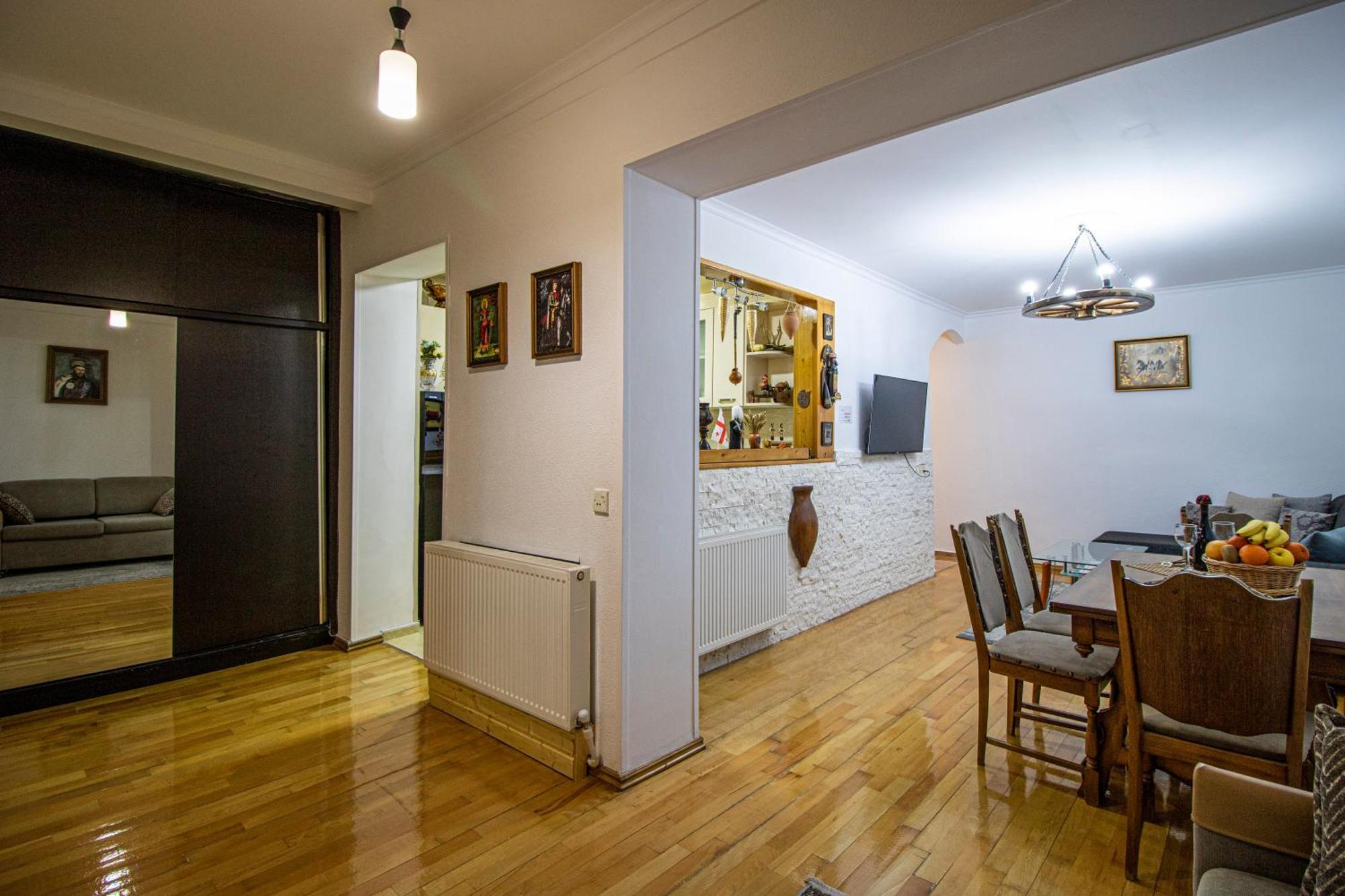Cozy Apartment On Kostava Tbilisi Exterior foto
